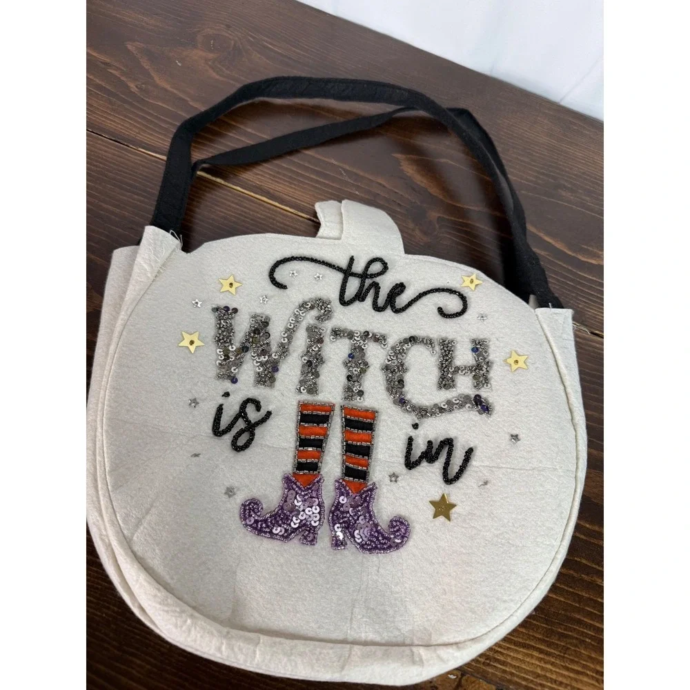 Halloween Felt Trick or Treat Bag Witch‎ is In Pumpkin Shaped Decoration